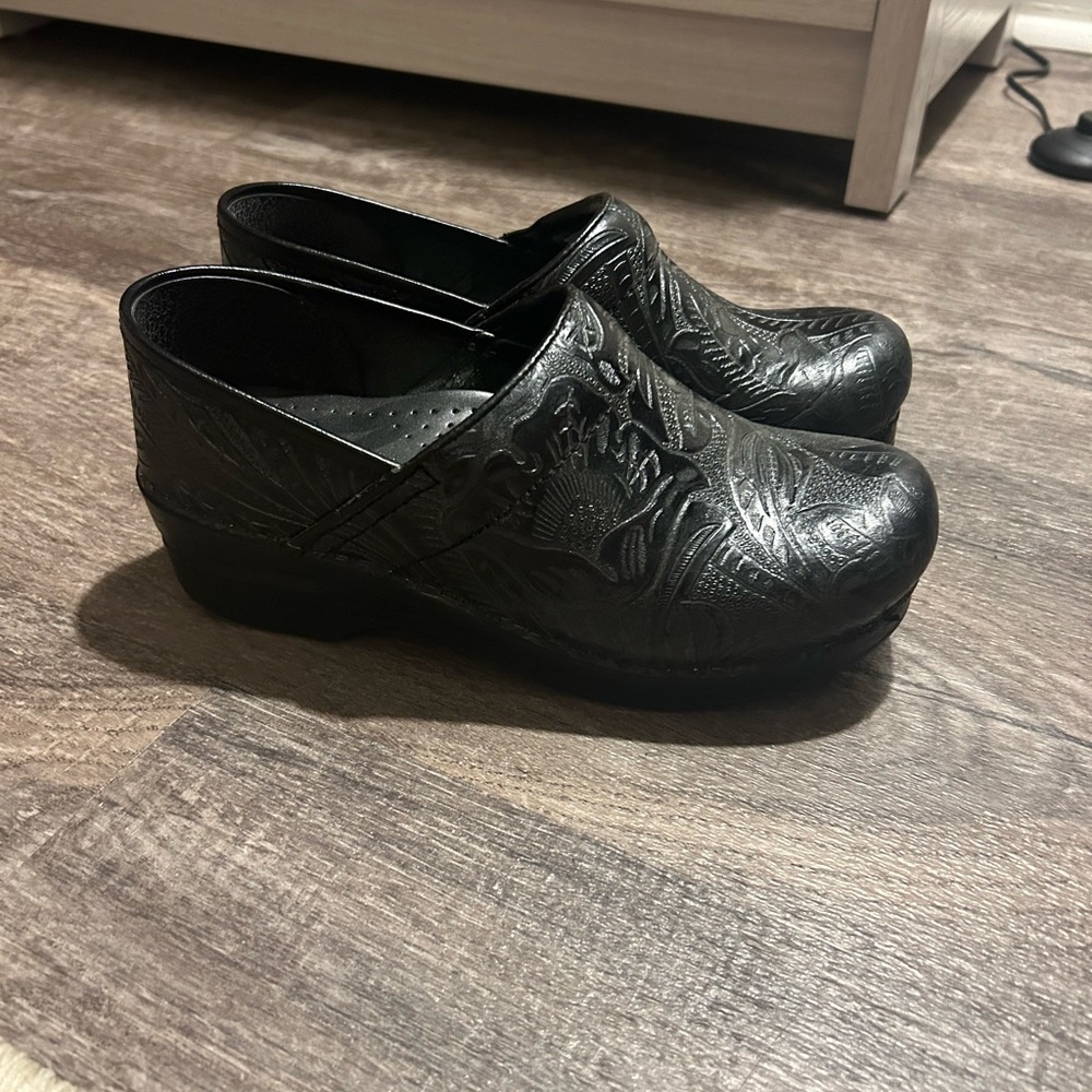 Textured Dansko